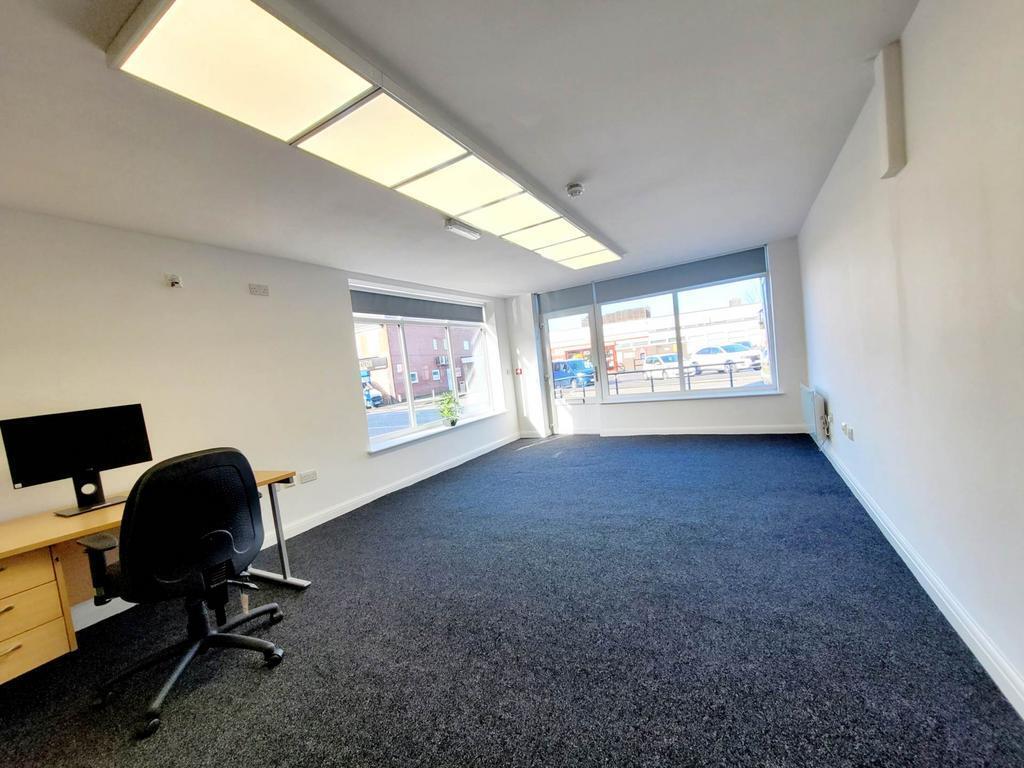 549-559 Liverpool Rd, Manchester for lease Building Photo- Image 1 of 10