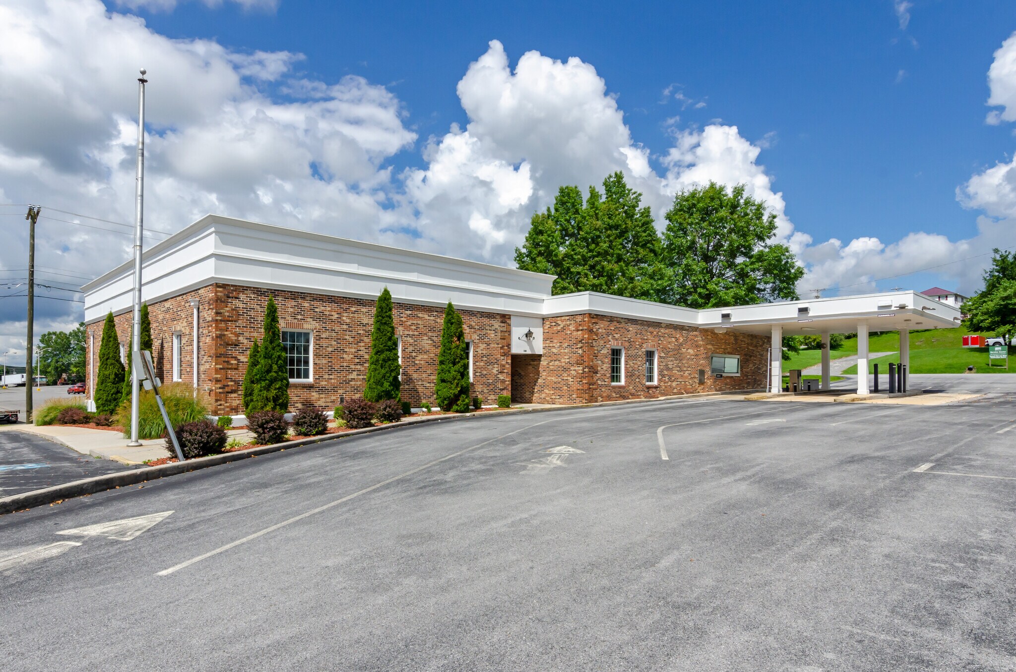 100 Hillsboro Dr, North Tazewell, VA for sale Building Photo- Image 1 of 1