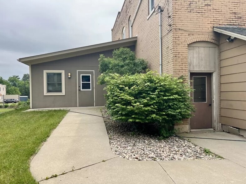107 N Main St, Rosholt, WI for sale - Building Photo - Image 2 of 14