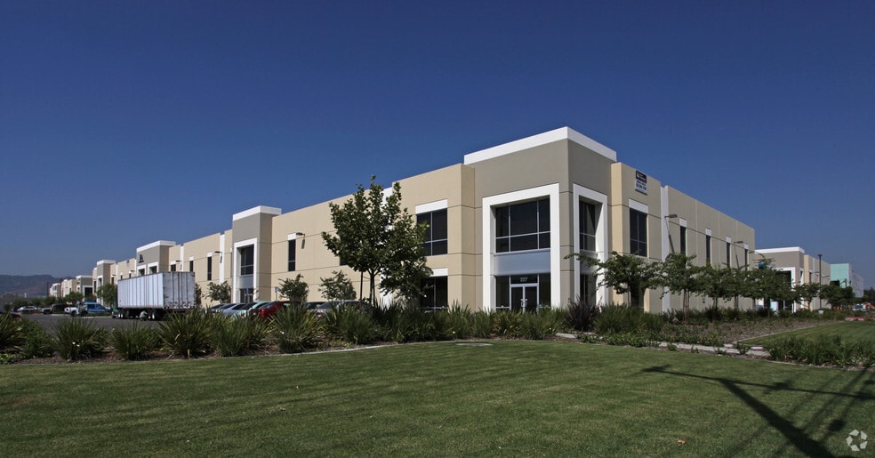 139-189 N Sunset Blvd, City Of Industry, CA for lease - Primary Photo - Image 1 of 9