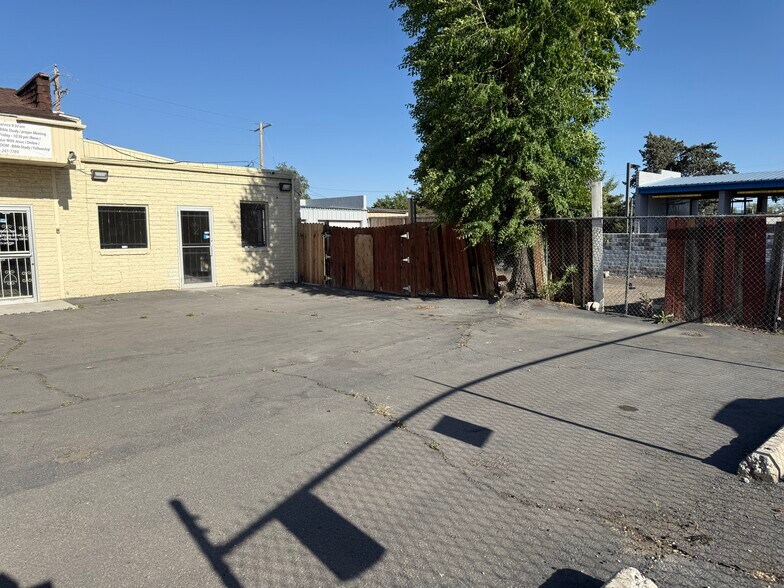 1953 1/2 Prater Way, Sparks, NV for lease - Building Photo - Image 3 of 11