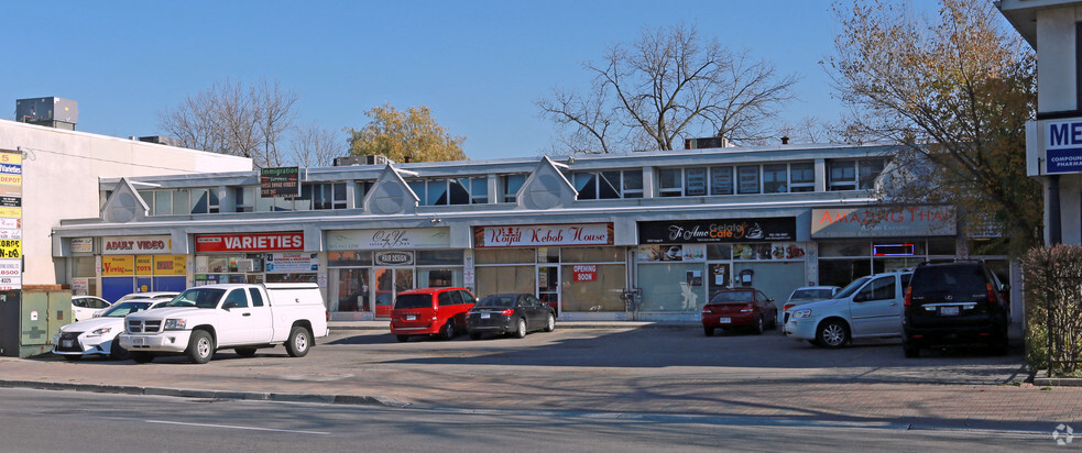 10255 Yonge St, Richmond Hill, ON for lease - Primary Photo - Image 1 of 4