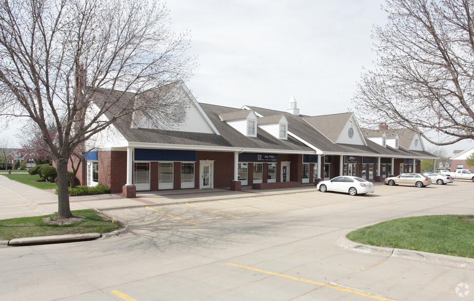 3520 Village Dr, Lincoln, NE for lease - Primary Photo - Image 1 of 11