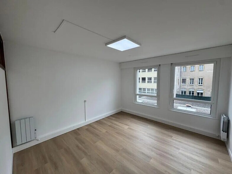 Office in Metz for lease - Building Photo - Image 3 of 7