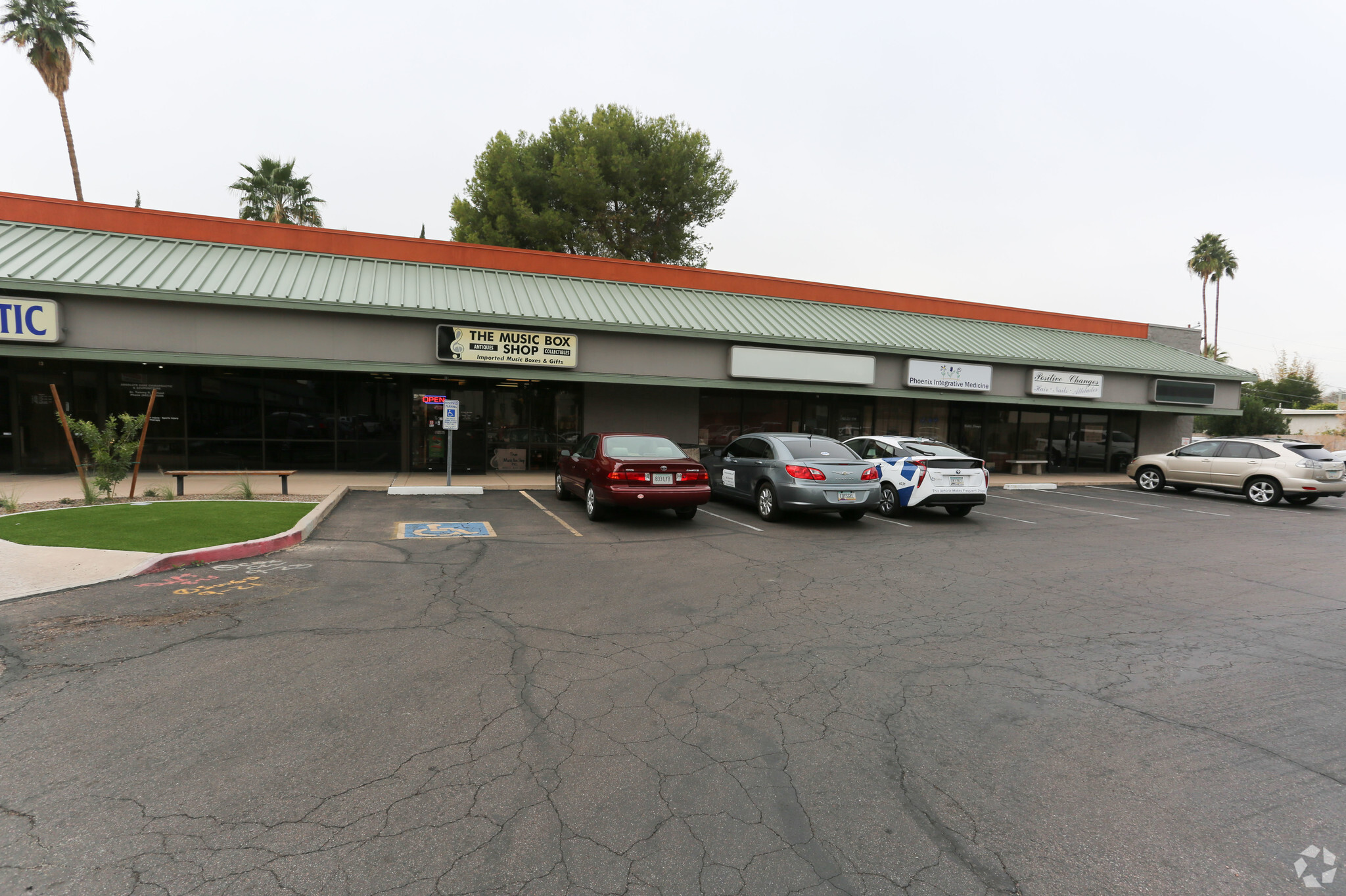 6102-6120 N 16th St, Phoenix, AZ for lease Building Photo- Image 1 of 11