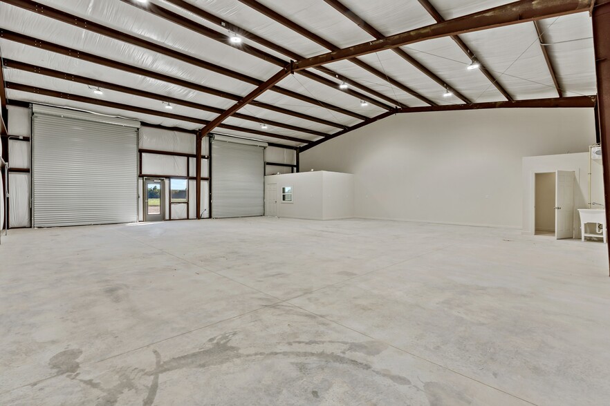 5501 Bonham St, Paris, TX for lease - Building Photo - Image 1 of 16