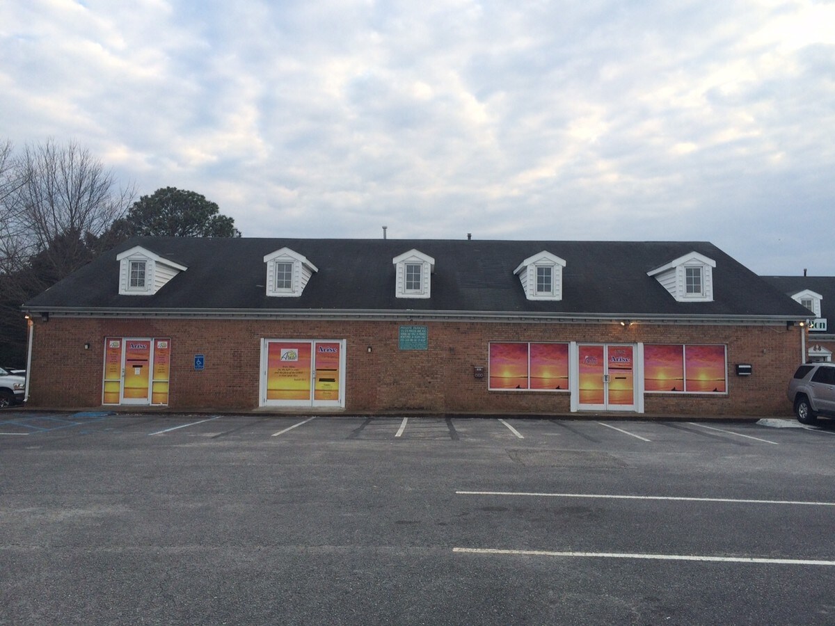 5715 Princess Anne Rd, Virginia Beach, VA 23462