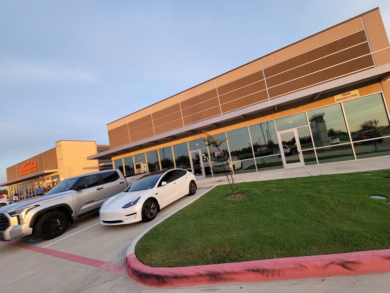 22819 Mercantile Pkwy, Katy, TX for lease - Building Photo - Image 3 of 29