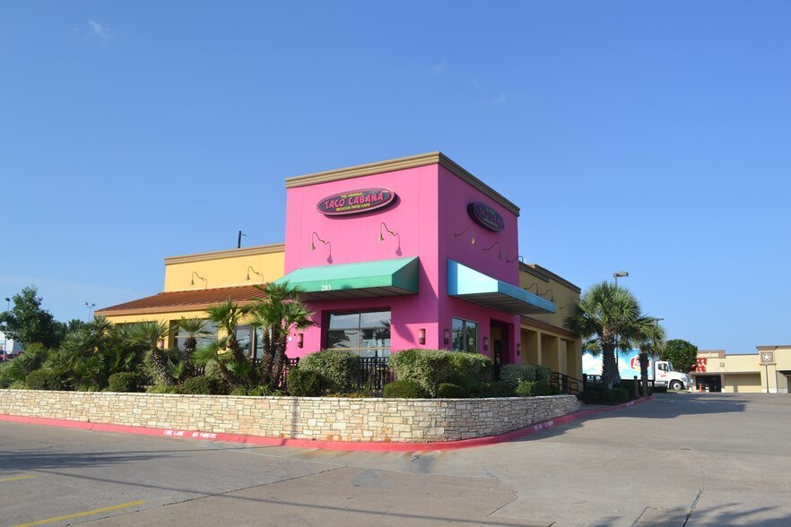 203 S Interstate Highway 45, Ennis, TX for sale - Primary Photo - Image 1 of 1