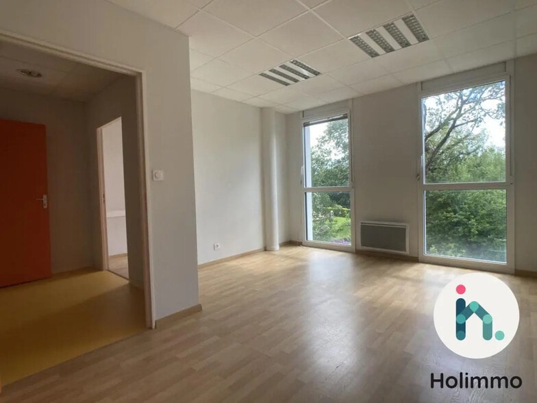 Office in Vannes for lease - Interior Photo - Image 3 of 7