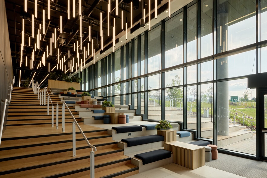 Aston Webb Blvd, Birmingham for lease - Interior Photo - Image 2 of 15