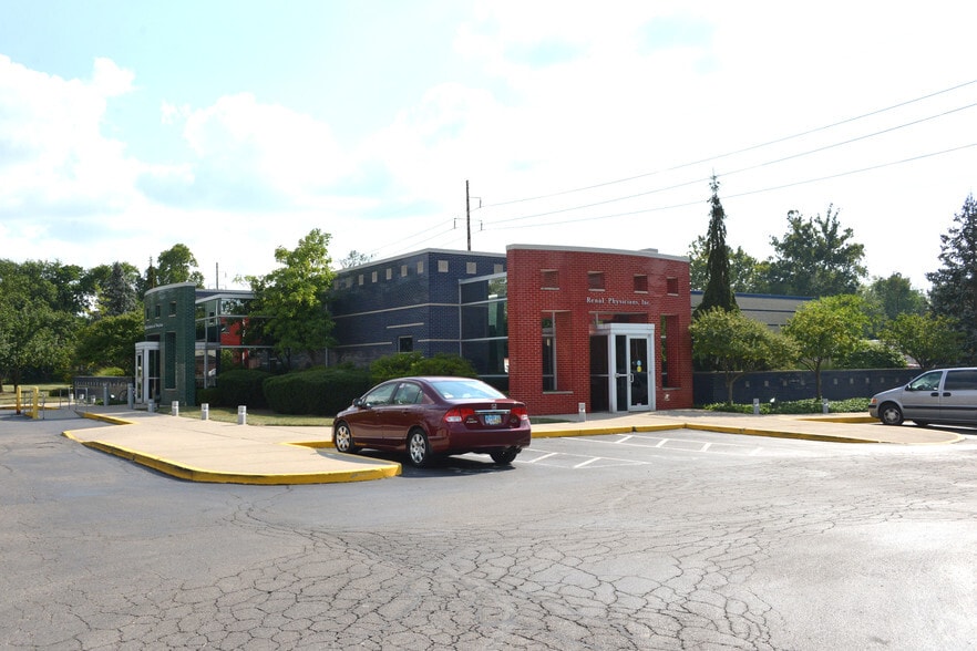 1427 Business Center Ct, Dayton, OH for lease - Primary Photo - Image 1 of 7