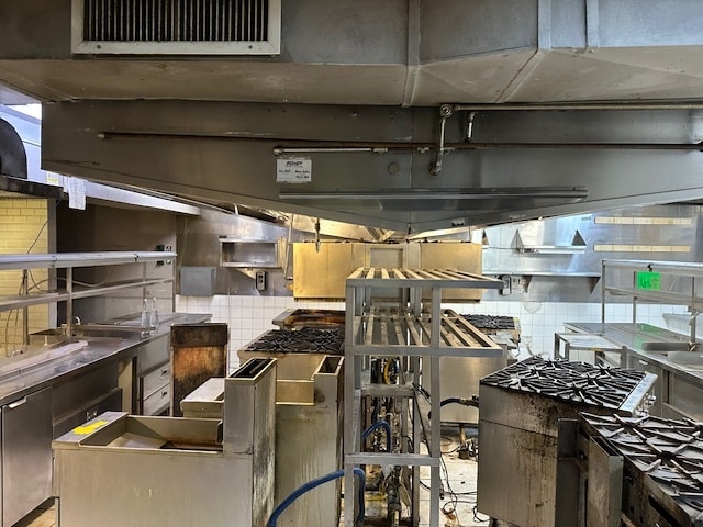 2472 Yonge St, Toronto, ON for lease - Building Photo - Image 2 of 5