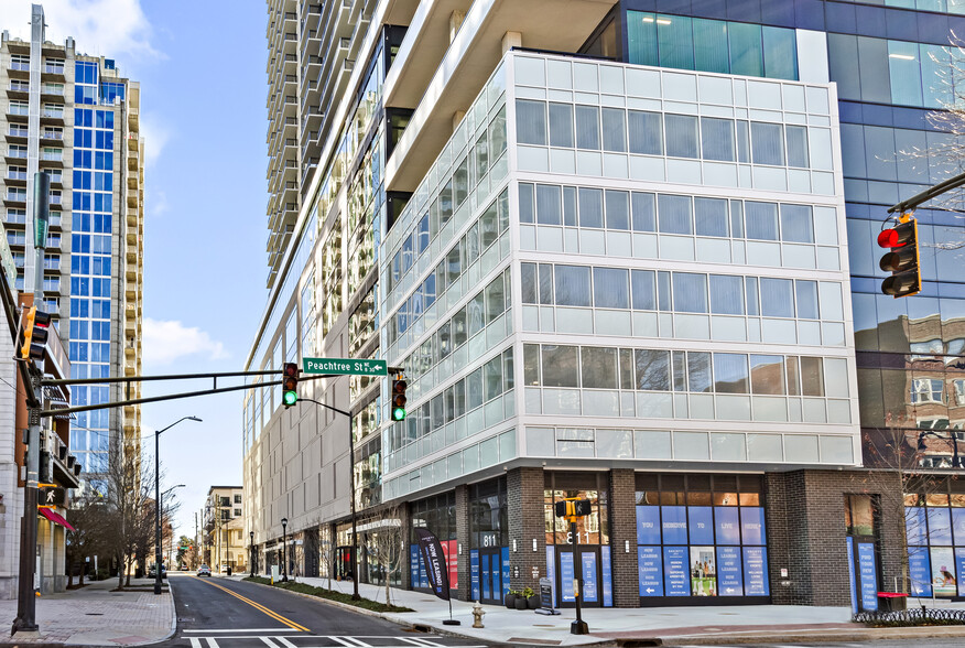 811 NE Peachtree St, Atlanta, GA for lease - Building Photo - Image 3 of 8