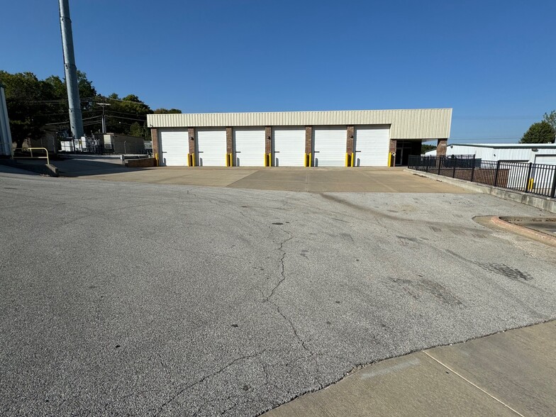 4302 Washington Ave, Independence, MO for lease - Building Photo - Image 2 of 7