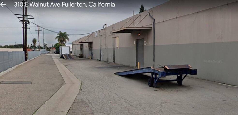 310 E Walnut Ave, Fullerton, CA for lease - Building Photo - Image 1 of 7