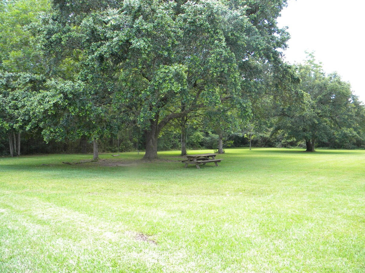 18779 Sisters Rd, Ponchatoula, LA 70454