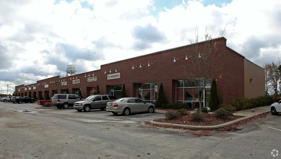 1609-1699 Old Us-70, Clayton, NC for lease - Building Photo - Image 2 of 3