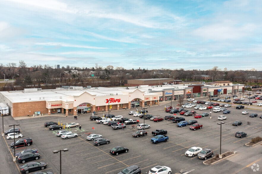 999 Ridge Rd E, Rochester, NY for lease - Building Photo - Image 3 of 4