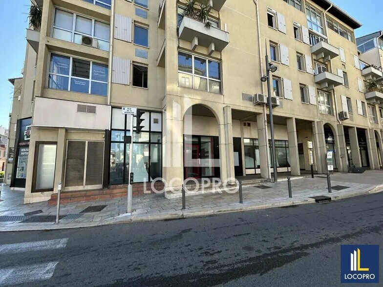 Retail in Cannes for lease - Building Photo - Image 2 of 6
