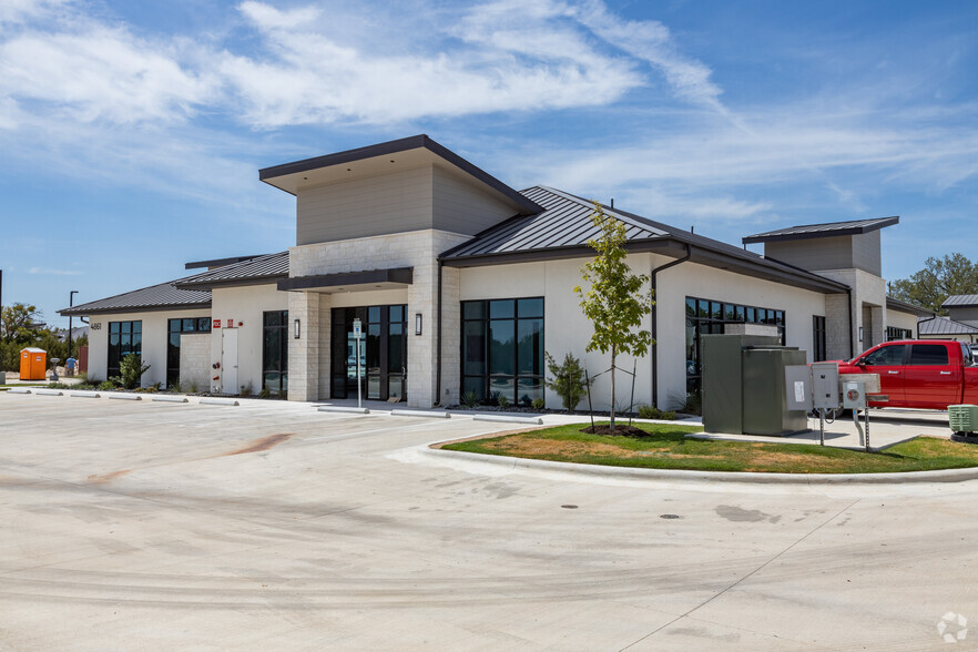 4841-4865 Williams Dr, Georgetown, TX for lease - Building Photo - Image 1 of 9