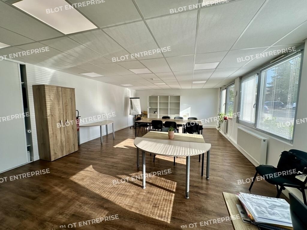 Office in Rennes for sale Interior Photo- Image 1 of 5