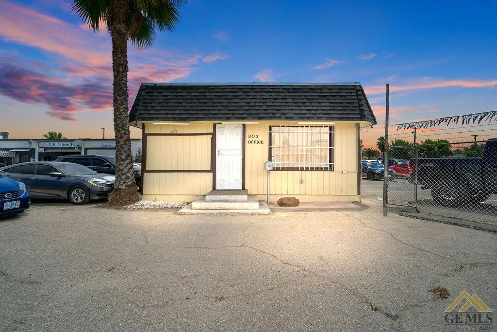 303 Taft Hwy, Bakersfield, CA 93307