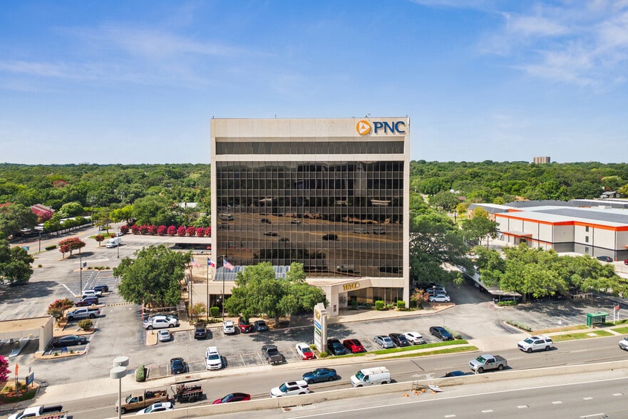 1100 NE Loop 410, San Antonio, TX for lease - Building Photo - Image 1 of 8