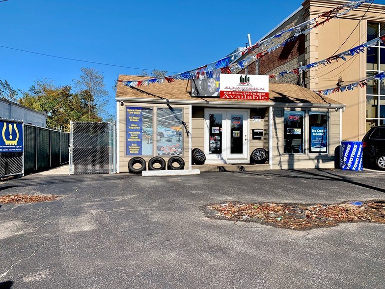 67 Merrick Rd, Copiague, NY for sale - Building Photo - Image 1 of 1