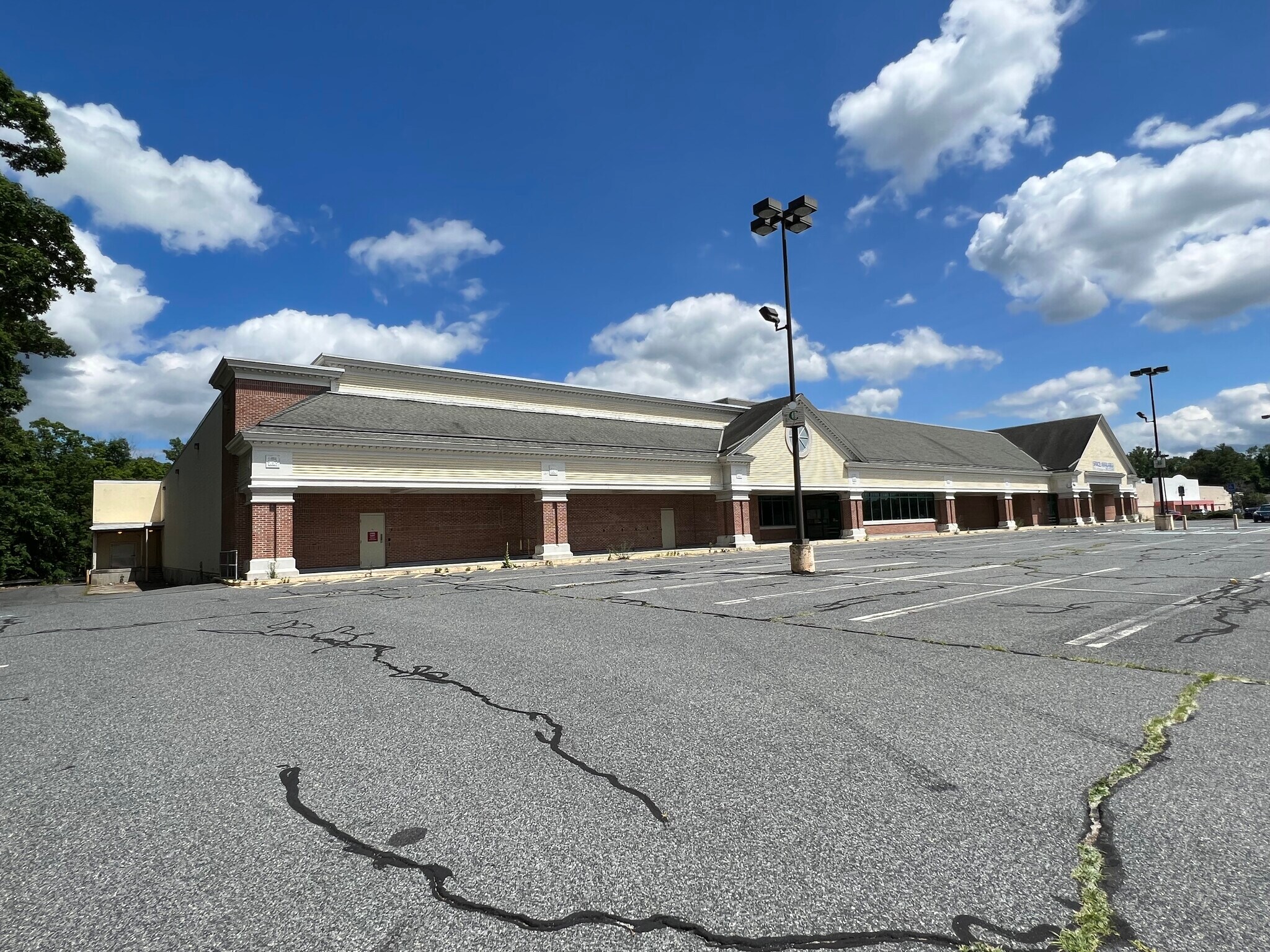 7086 Worcester Rd, ster, MA 01570 ster Plaza