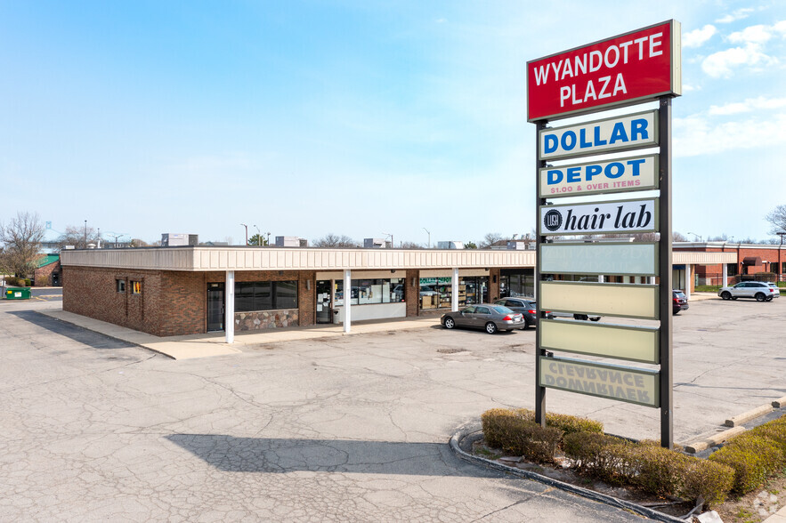 3351-3363 3rd St, Wyandotte, MI for lease - Building Photo - Image 2 of 4