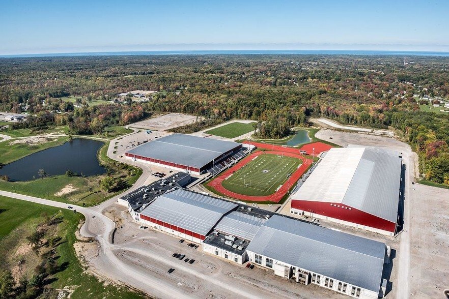 5201 Spire Cir, Geneva, OH for lease - Building Photo - Image 2 of 5