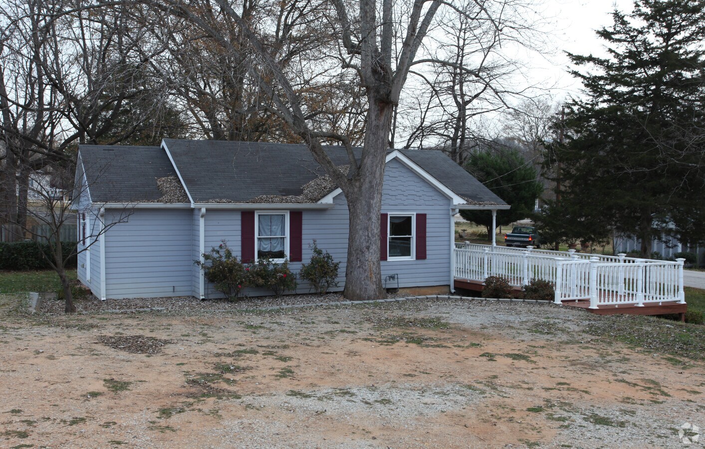 5208 Mulberry St, Flowery Branch, GA 30542