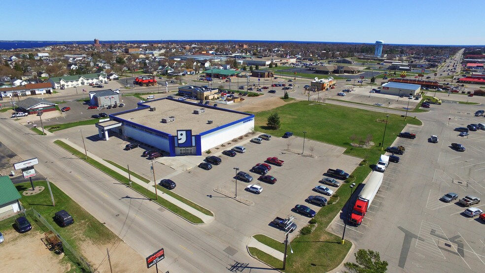 2201 6th Ave N, Escanaba, MI for sale - Building Photo - Image 1 of 1
