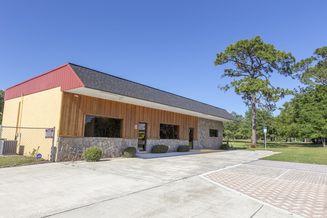 2211 E Norvell Bryant Hwy, Hernando, FL 34442