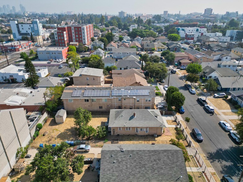 1281 W 35th St, Los Angeles, CA for sale - Building Photo - Image 2 of 23