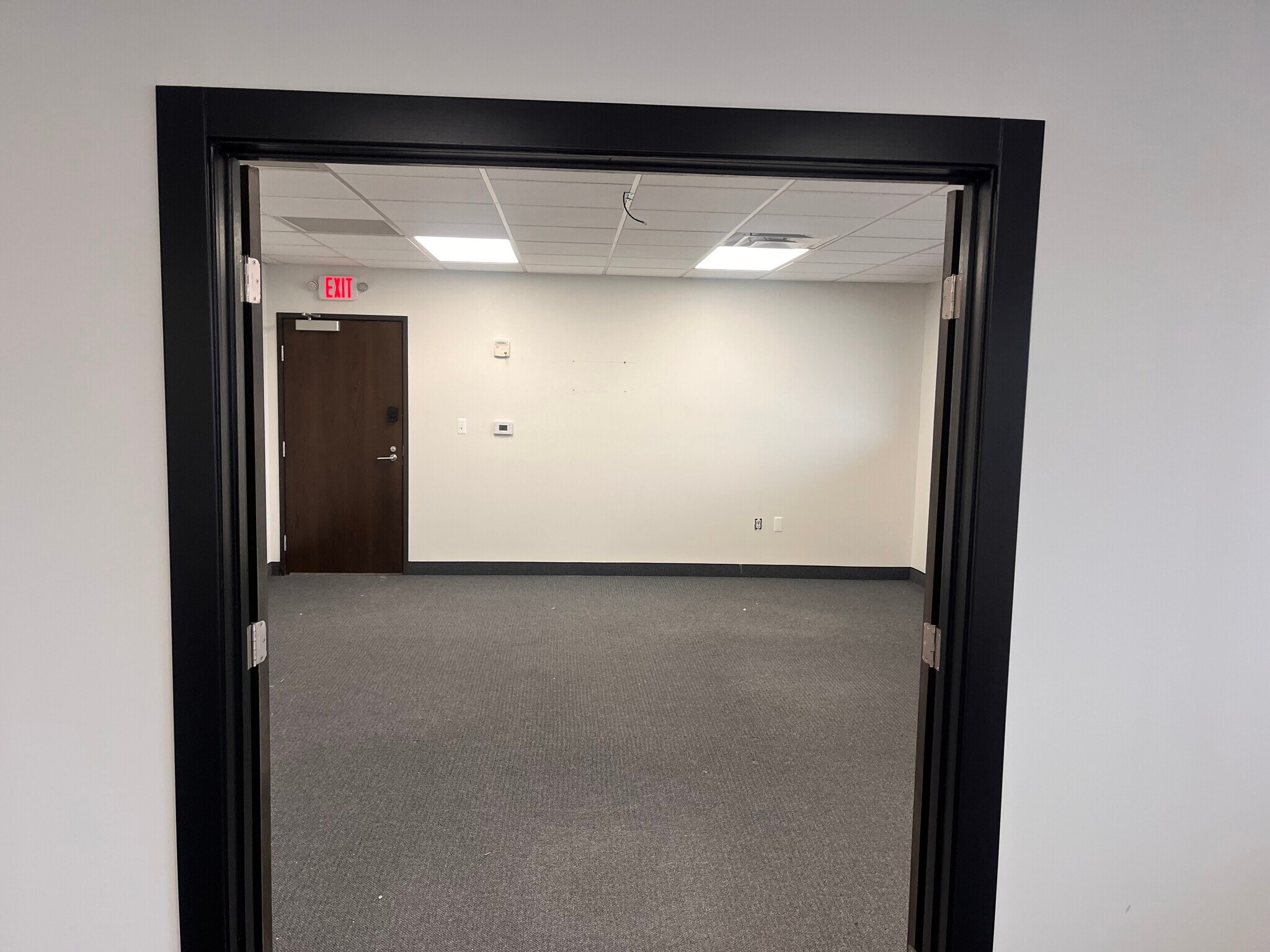 7743 Grand River Ave, Brighton, MI for lease Interior Photo- Image 1 of 5