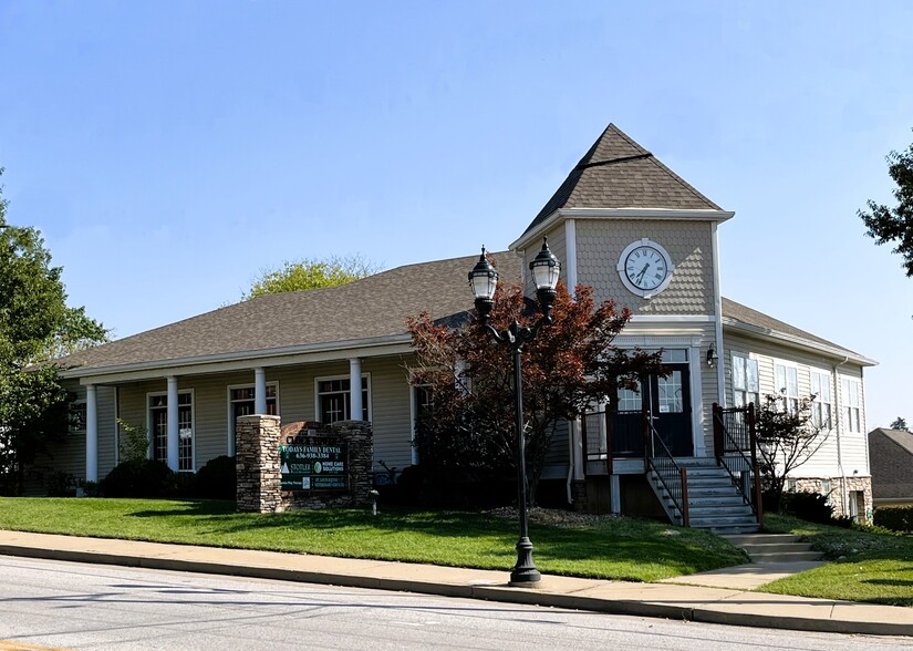 206 N Central Ave, Eureka, MO for lease - Building Photo - Image 1 of 9