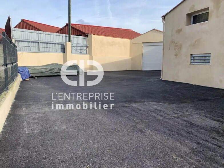 Industrial in Nice for lease - Building Photo - Image 2 of 10