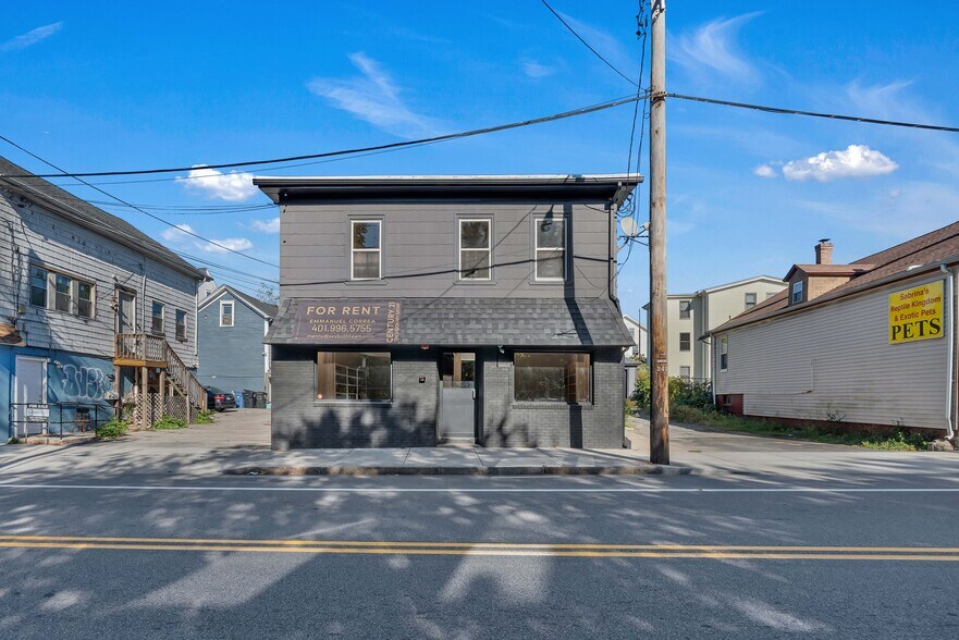 415 Broad St, Cumberland, RI for lease - Building Photo - Image 1 of 13