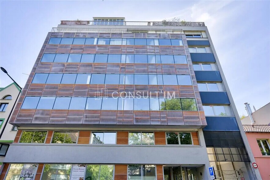 Office in Boulogne-Billancourt for lease - Building Photo - Image 1 of 9