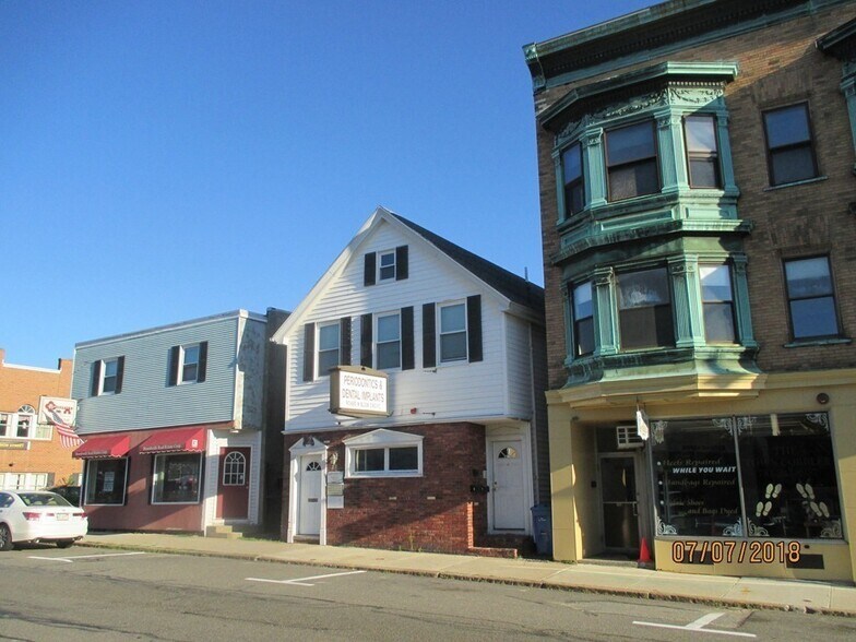 1717A Albion St, Wakefield, MA 01880 Retail for Sale