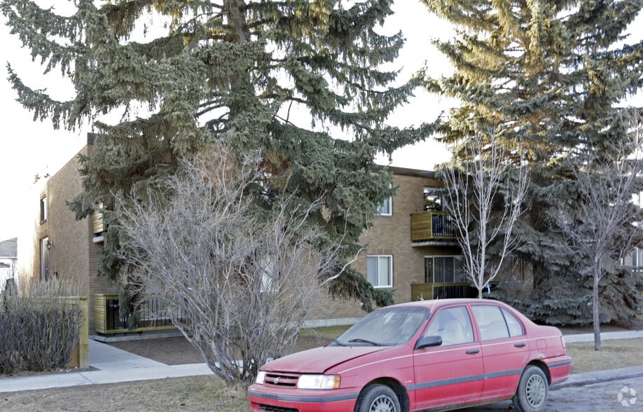 227 7th St NE, Calgary, AB for sale - Primary Photo - Image 1 of 1