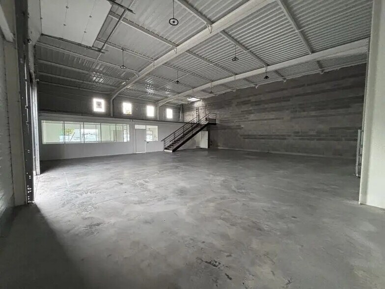 14 B Rue Des Clairières, LES SORINIÈRES for lease - Interior Photo - Image 3 of 9