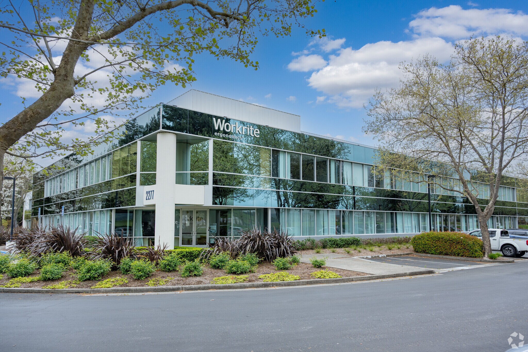 2277 Pine View Way, Petaluma, CA for lease Building Photo- Image 1 of 9