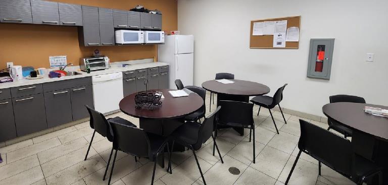 11546-11604 186th St NW, Edmonton, AB for lease - Interior Photo - Image 2 of 2