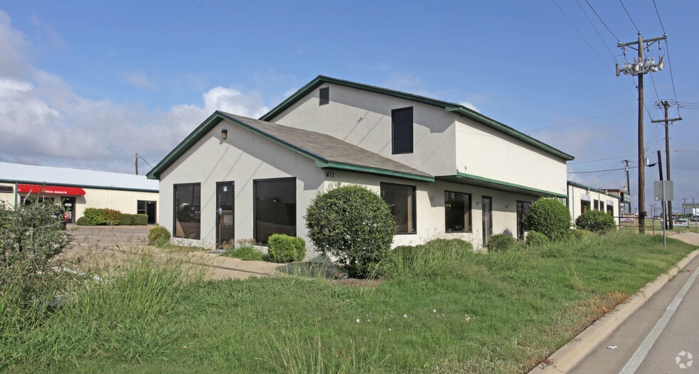 102 Keller Hicks Rd, Keller, TX for lease - Primary Photo - Image 1 of 6