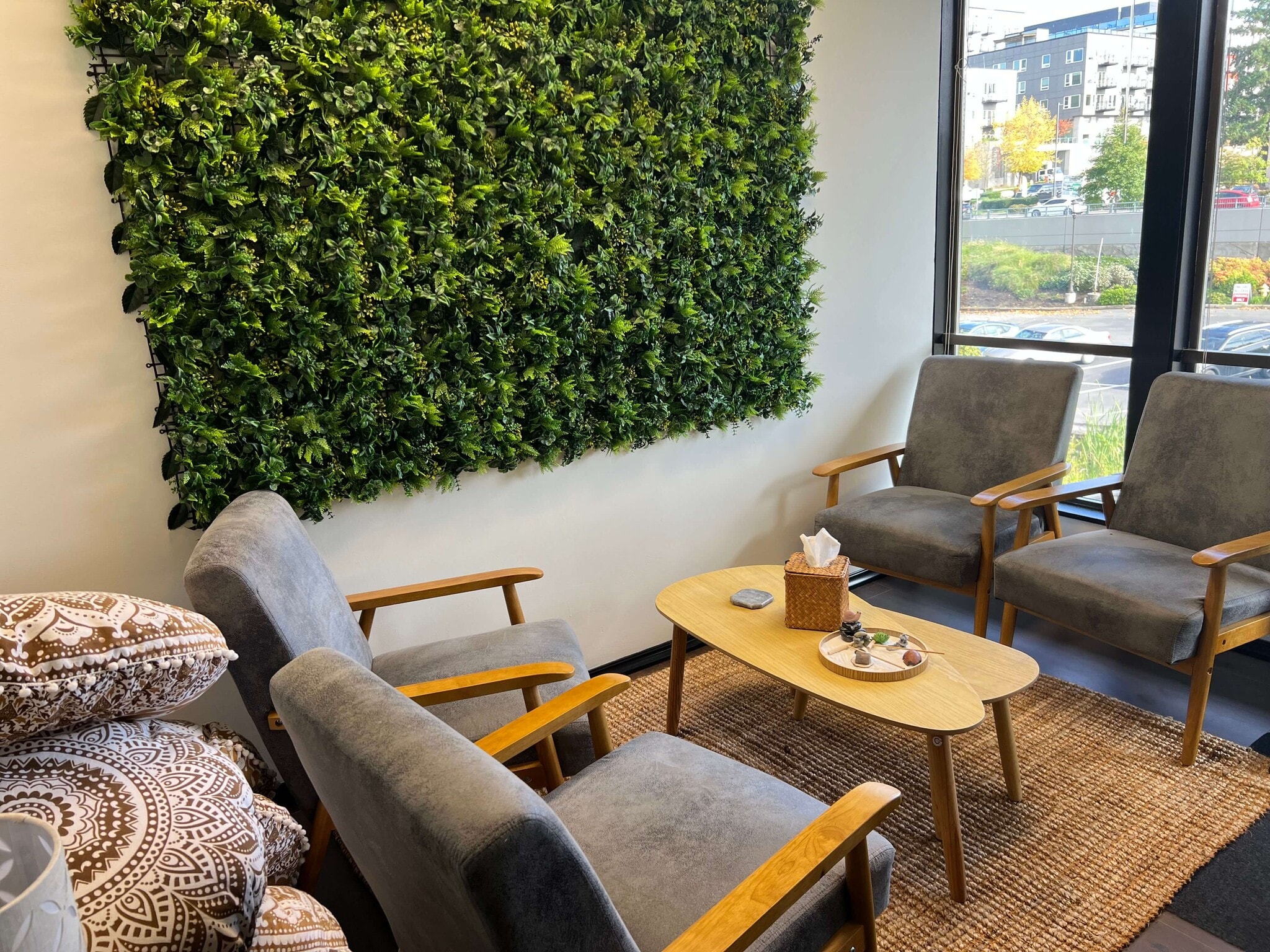 1 Lake Bellevue Dr, Bellevue, WA for lease Interior Photo- Image 1 of 5