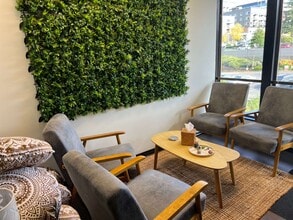 1 Lake Bellevue Dr, Bellevue, WA for lease Interior Photo- Image 1 of 5