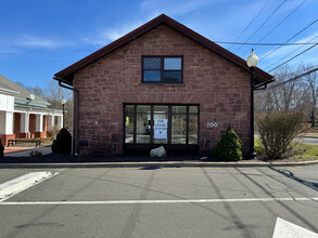 700-720 Hopmeadow St, Simsbury, CT for lease Building Photo- Image 1 of 6